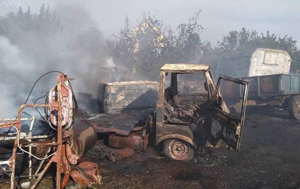 В Киевской области сгорели две тонны соломы и пять авто