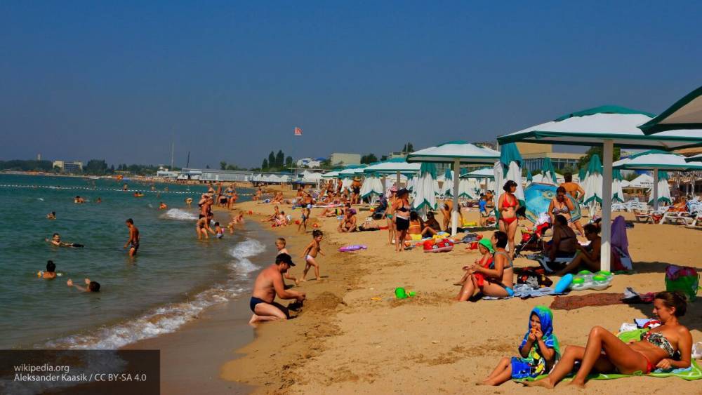 Политолог Корнилов высмеял пропаганду Украины, показав заполненные пляжи в Крыму