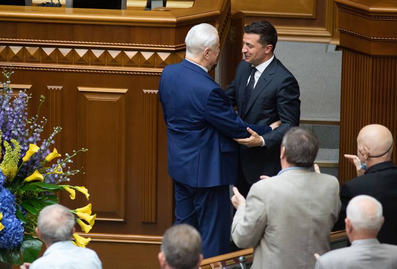 Зеленский назначил первого президента Украины представителем по Донбассу