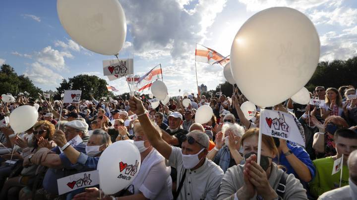 35 тысяч человек пришли на минский пикет главной соперницы Лукашенко