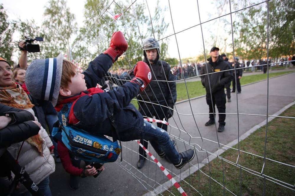 Власти Хабаровска призвали не водить детей не митинги из-за «психологической опасности»