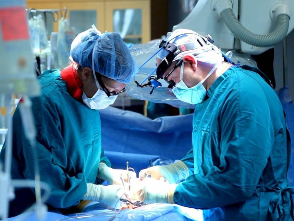 Во Львове впервые провели операцию по пересадке сердца и двух почек