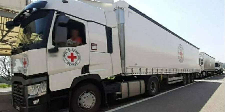 Красный Крест отправил пять грузовиков гумпомощи на Донбасс