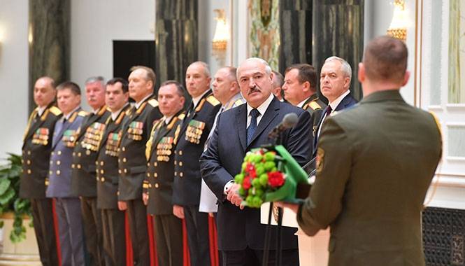 Лукашенко поставил задачи силовикам