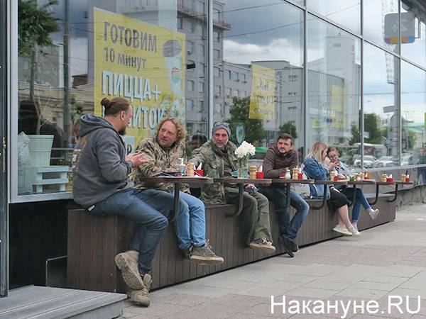 Администрация Екатеринбурга помогает предприятиям общепита с открытием летних веранд