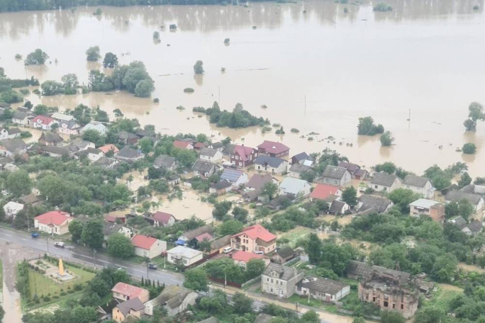 ГСЧС: Еще пять населенных пунктов на западе Украины остаются подтопленными