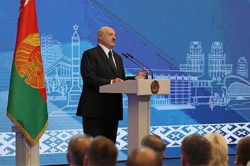 Лукашенко планирует пересадить жителей Белоруссии на электромобили