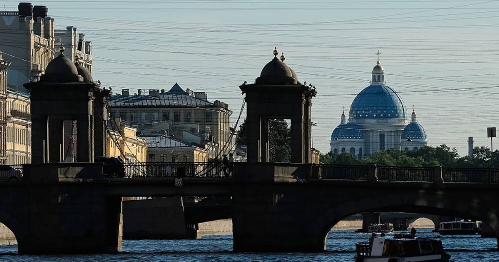 Москвичи начали заполнять отели Петербурга