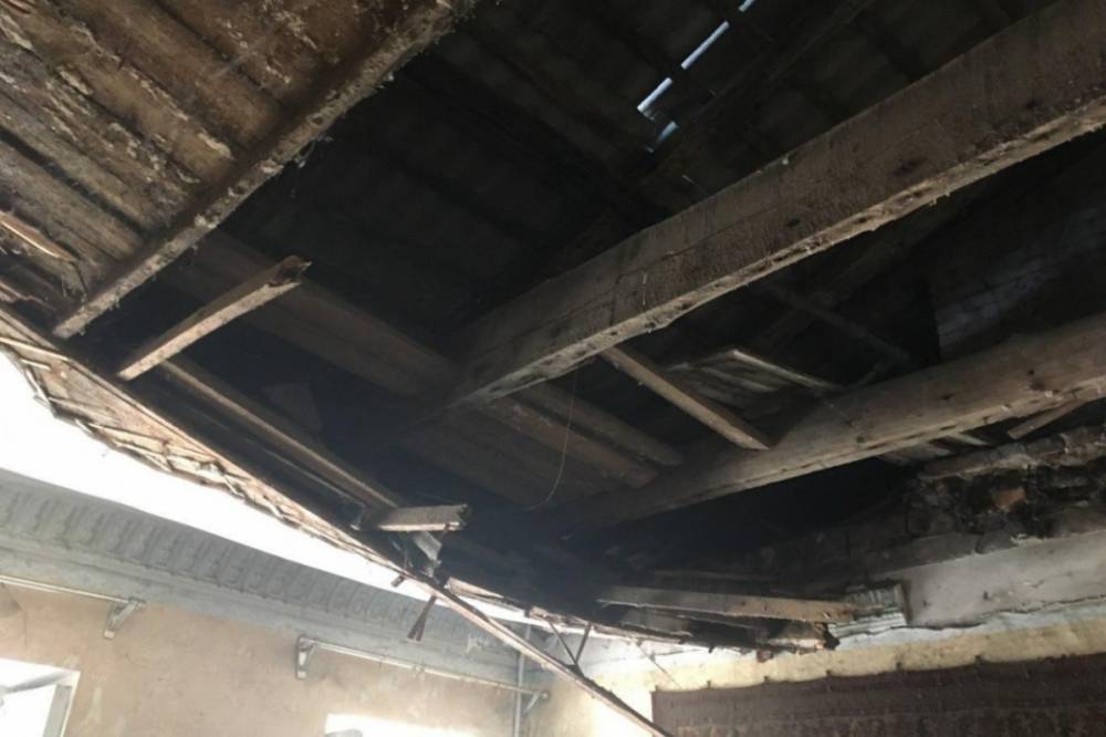 В Одессе второй раз за месяц обвалилась крыша в жилом дом: фото