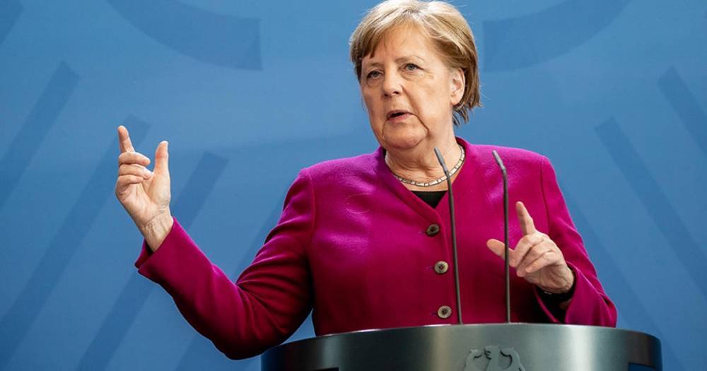 Меркель заявила, что страны ЕС в одиночку не преодолеют COVID-кризис