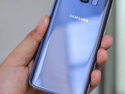 Убрать зарядку из комплектации смартфонов намерены в Samsung