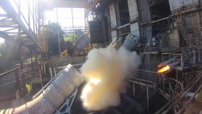 "Южмаш" и "Южное" показали испытания ракетного двигателя
