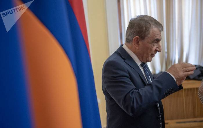Суд отказался прекращать дело против бывшего спикера парламента Армении