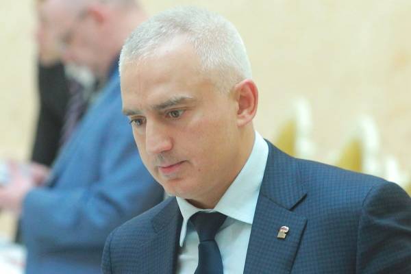 Помощника петербургского депутата Коваля взяли под стражу