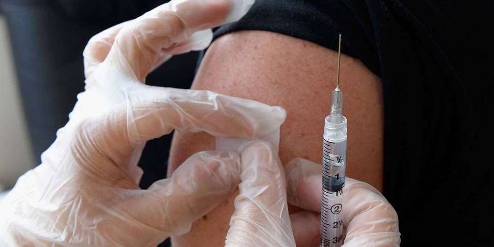 Назван срок начала массовой вакцинации от коронавируса в России