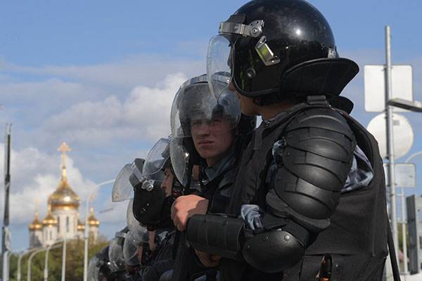В Москве и Питере акции в поддержку Хабаровска закончились задержаниями