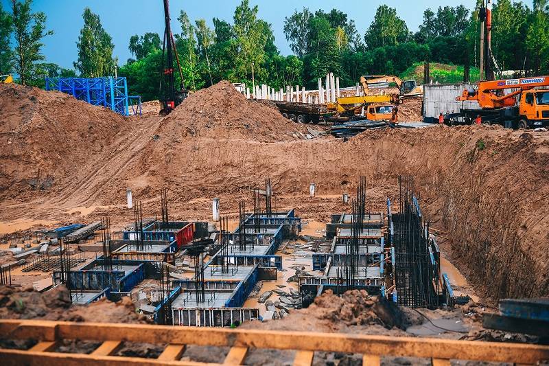 Подрядчик наращивает темпы строительства школы в микрорайоне Смоленска