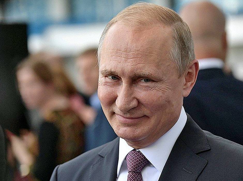 Путин поручил провести массовую бесплатную вакцинацию россиян