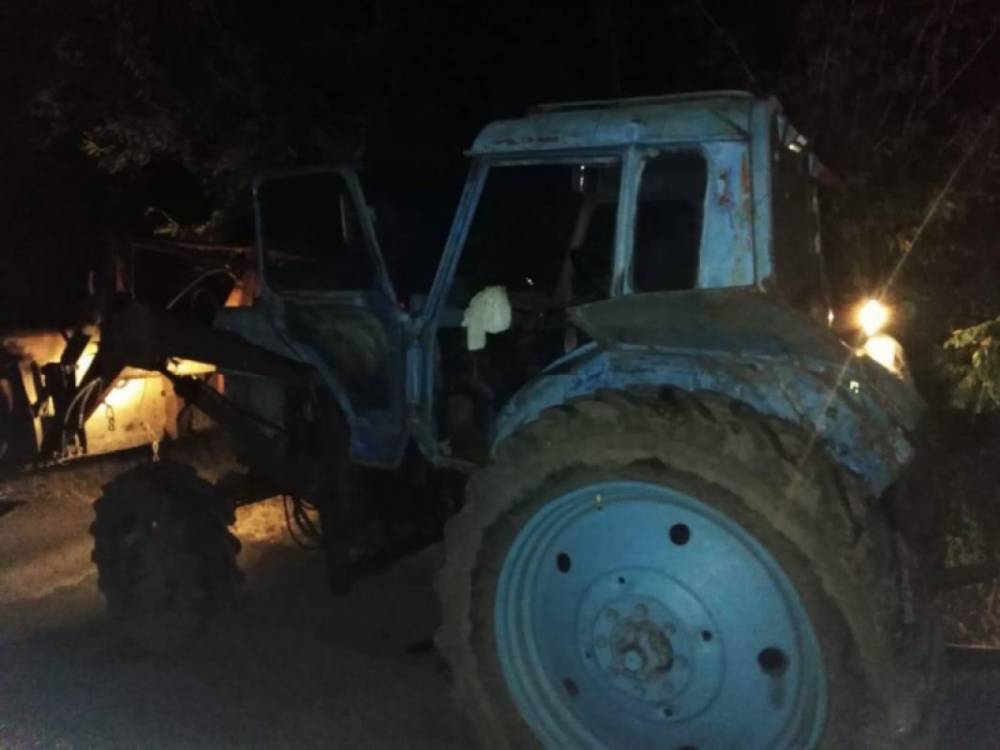 В Воронежской области столкнулись мотоцикл и трактор — пострадал байкер