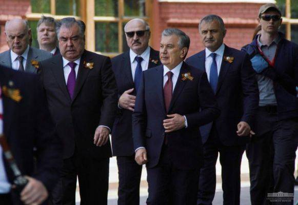 Президенты Абхазии и Южной Осетии поздравили не признающего их Лукашенко