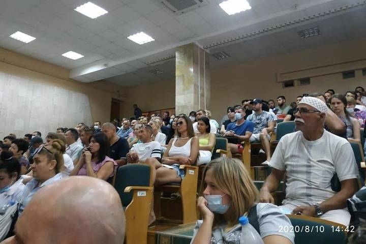В Евпатории публичные слушания по проекту «Парк Забава» закончились скандалом