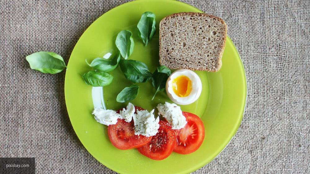 Диетолог Чехонина назвала главное правило полезного завтрака