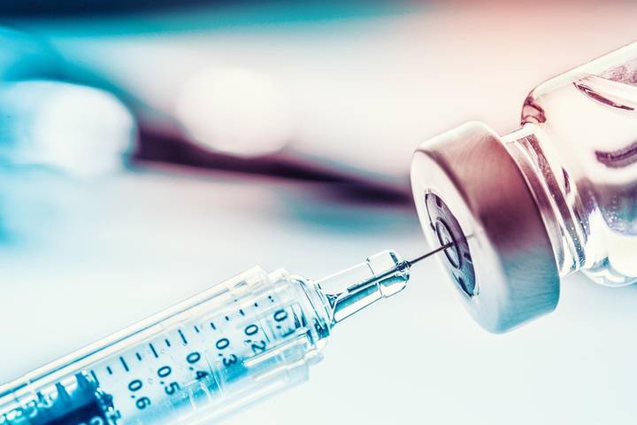 Главный инфекционист США засомневался в безопасности российской вакцины от коронавируса