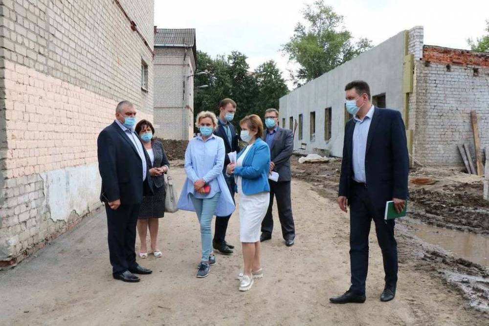 Сорокина проинспектировала ремонт пристройки в школе №24 в Рязани