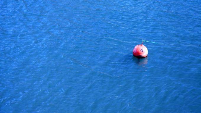 На Кубани чудом спасли 5-летнюю девочку, которую унесло в открытое море на круге