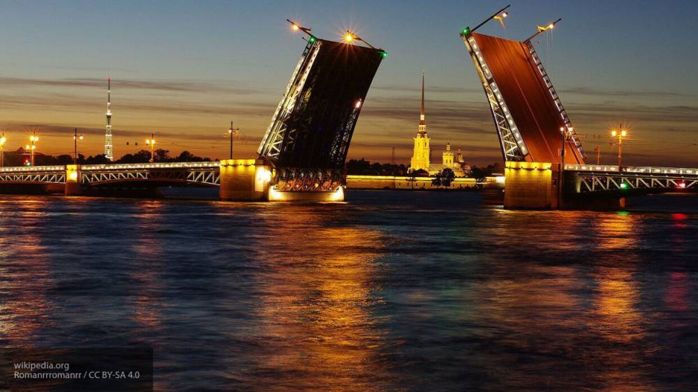 Песни Цоя впервые будут сопровождать разводку Дворцового моста в Петербурге