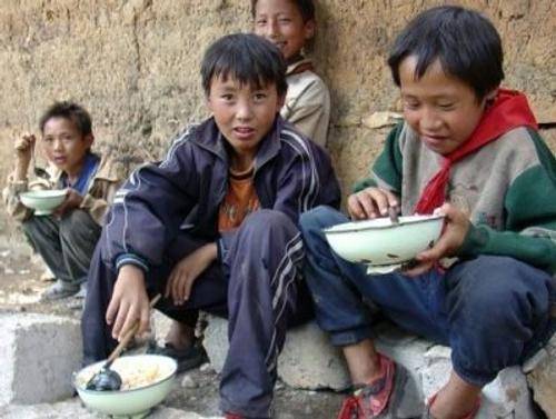 "Хватит обжорствовать" Си Цзиньпин призвал китайцев экономить на еде, но при это сам неплохо питается