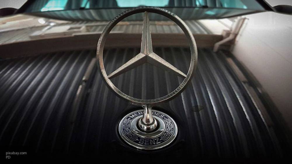 Mercedes создал уникальную подсветку салона для седана S-Class