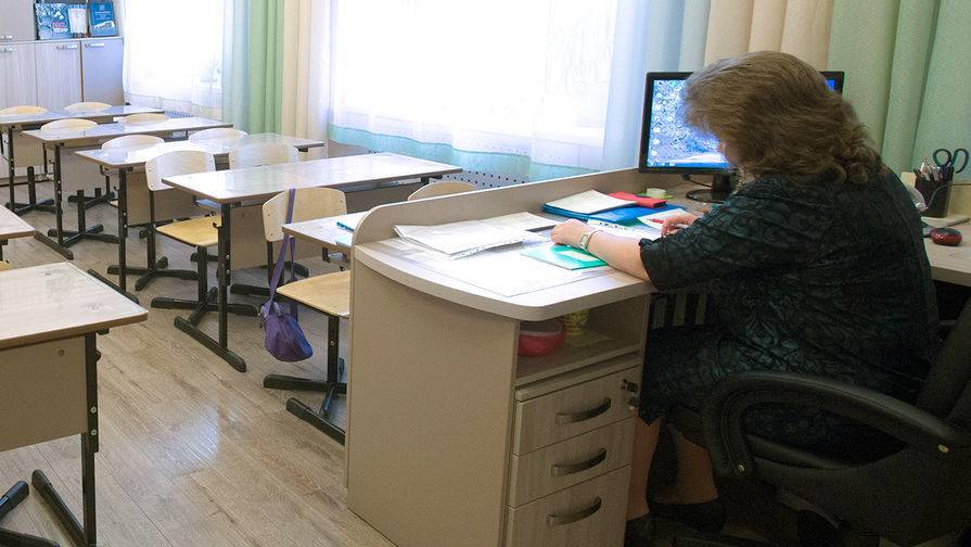 Учителям в Москве предложат привиться от коронавируса