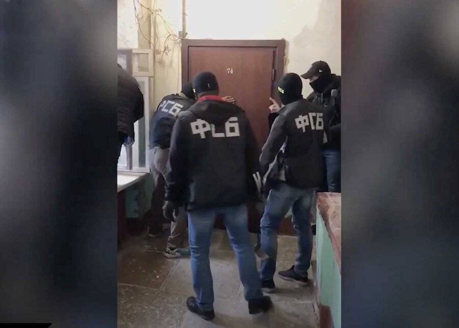 СК задержал еще 3 членов террористического сообщества, действовавшего в колонии Калмыкии
