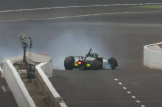 Видео: Алонсо попал в аварию на тренировке Indy 500