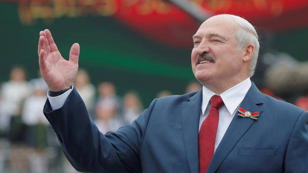 "Я пока жив и не за границей!", - Лукашенко обратился к белорусам