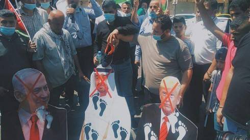 Палестинцы унизили принца ОАЭ в знак протеста против соглашения с Израилем