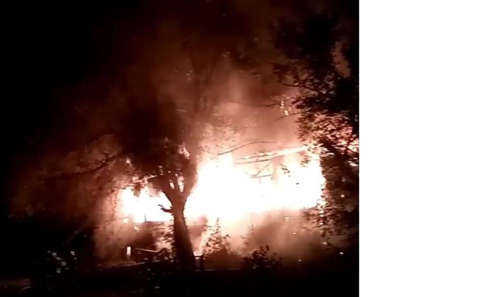 Пожар произошёл на территории киностудии "Казахфильм" в Алматы