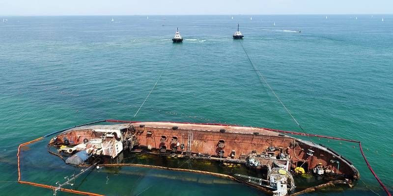 Владелец танкера Delfi мешает эвакуировать судно – Криклий