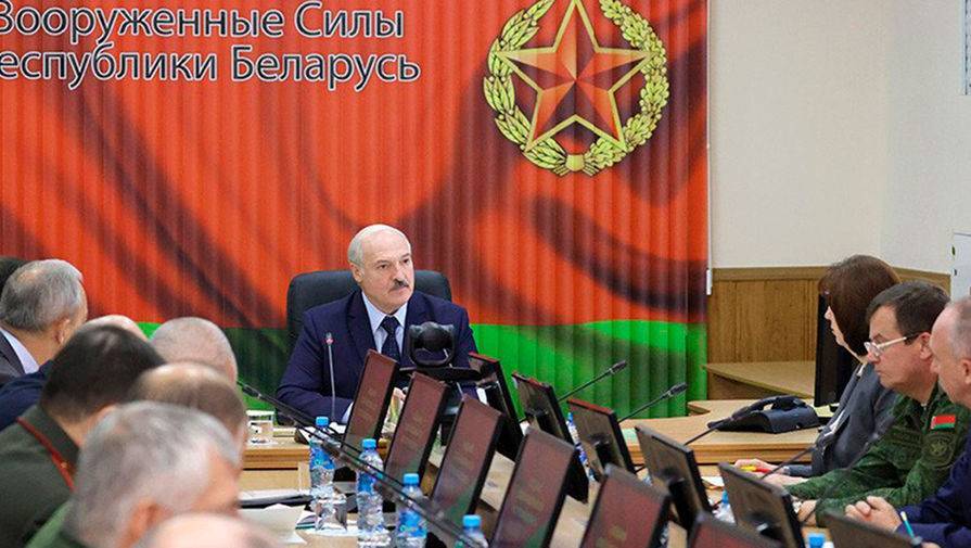 Лукашенко: страну мы никому не отдадим