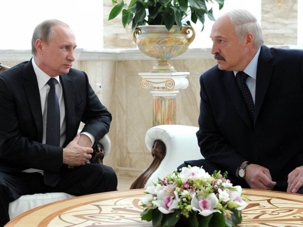 Лукашенко договорился с Путиным о предоставлении военной помощи