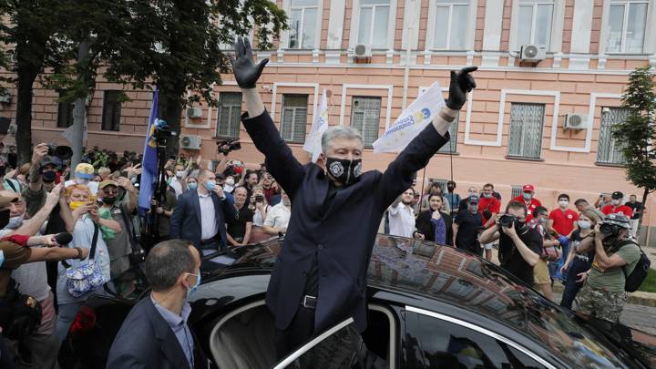 Украинский депутат предупредил о госперевороте во главе с Порошенко