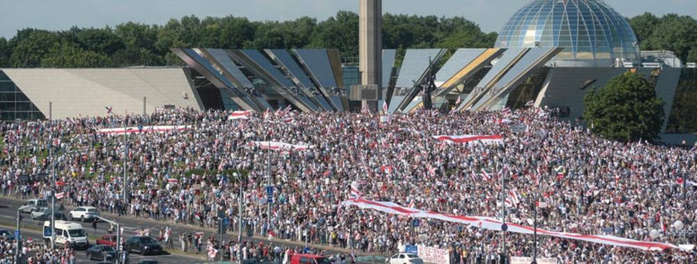 Акция протеста в центре Минска собрала более 220 тыс. человек