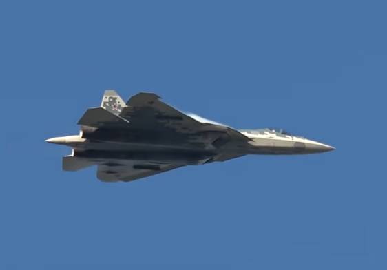 Истребитель F-22 способен обнаружить Су-57 лишь после входа в зону поражения его ракетами