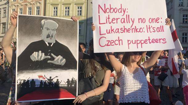В Праге тысячи людей вышли на акцию поддержки белорусов