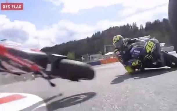 На MotoGP в Австрии произошло несколько аварий