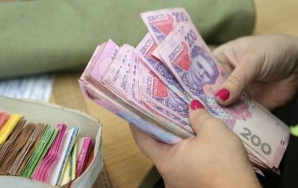 Названа доля украинцев с зарплатой более 25 тысяч гривен