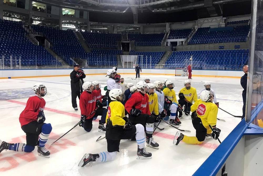 Хоккеисты "Кристалла" проходят обучение в сочинском "Сириусе"