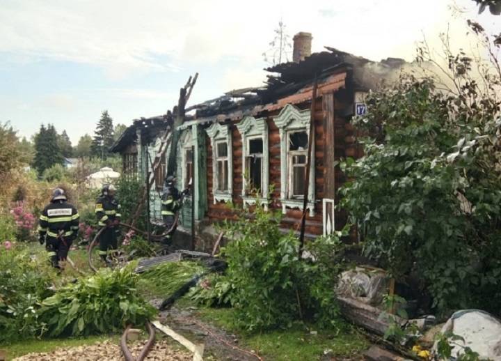 Две семьи учителей сгорели в Подмосковье: ребенок погиб, 5 человек получили сильные ожоги
