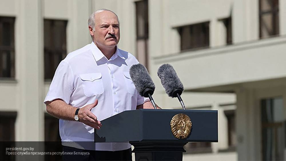 Лукашенко: митингующие в РБ не поддержали идею с пересчетом голосов